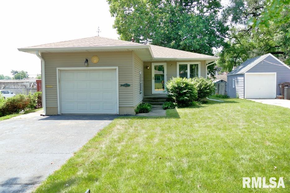 716 West Ridge Road Peoria, IL 61614 - Photo 2 of 33 Gallery Image 2