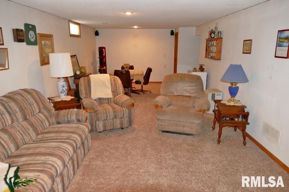 716 West Ridge Road Peoria, IL 61614 - Photo 24 of 33 Gallery Image 24