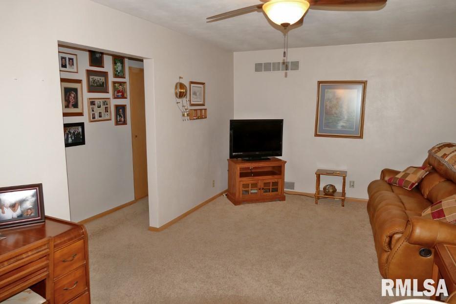 716 West Ridge Road Peoria, IL 61614 - Photo 4 of 33 Gallery Image 4