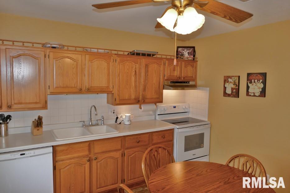 716 West Ridge Road Peoria, IL 61614 - Photo 8 of 33 Gallery Image 8