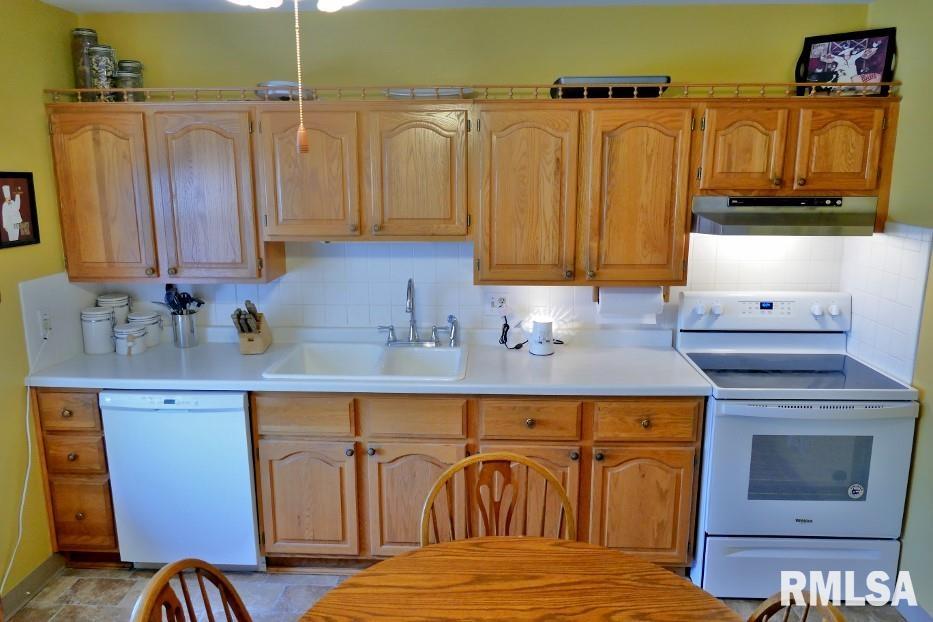 716 West Ridge Road Peoria, IL 61614 - Photo 9 of 33 Gallery Image 9
