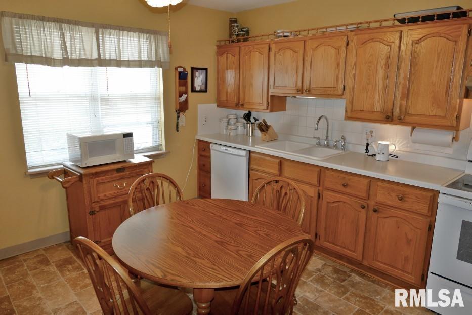 716 West Ridge Road Peoria, IL 61614 - Photo 10 of 33 Gallery Image 10