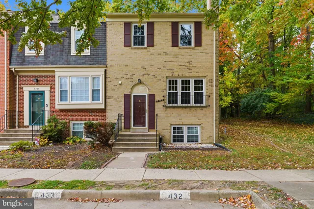 $3,000 | 4742 Gainsborough Drive, Fairfax, VA 22032