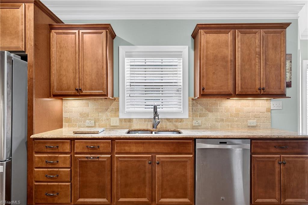 204 Jordan Ridge Way Jamestown, NC 27282 - Photo 10 of 38