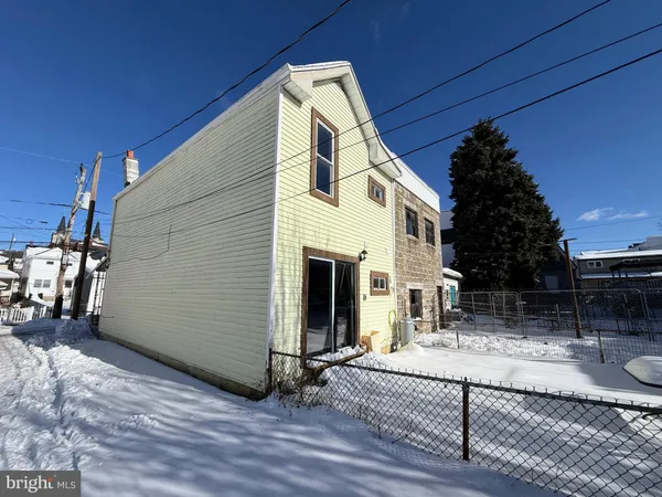 $127,000 | 314 West Olive Street, Mount Carmel, PA 17851