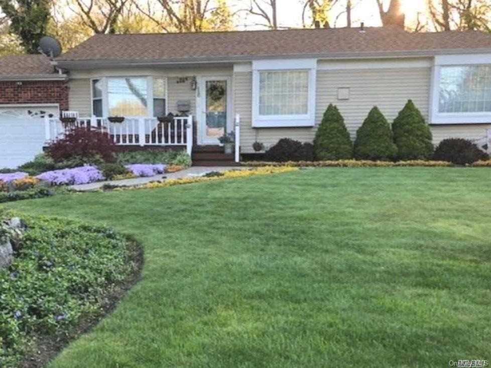 18 Rutgers Street Smithtown, NY 11787 - Photo 1 of 1 Gallery Image 1
