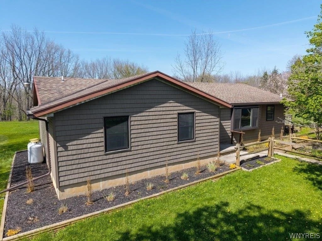 6161 Clinton Street Road Stafford, NY 14416 - Photo 6 of 46