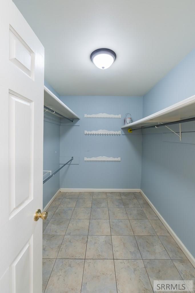 225 Nez Perce Avenue Rexburg, ID 83440 - Photo 21 of 52 Master Closet
