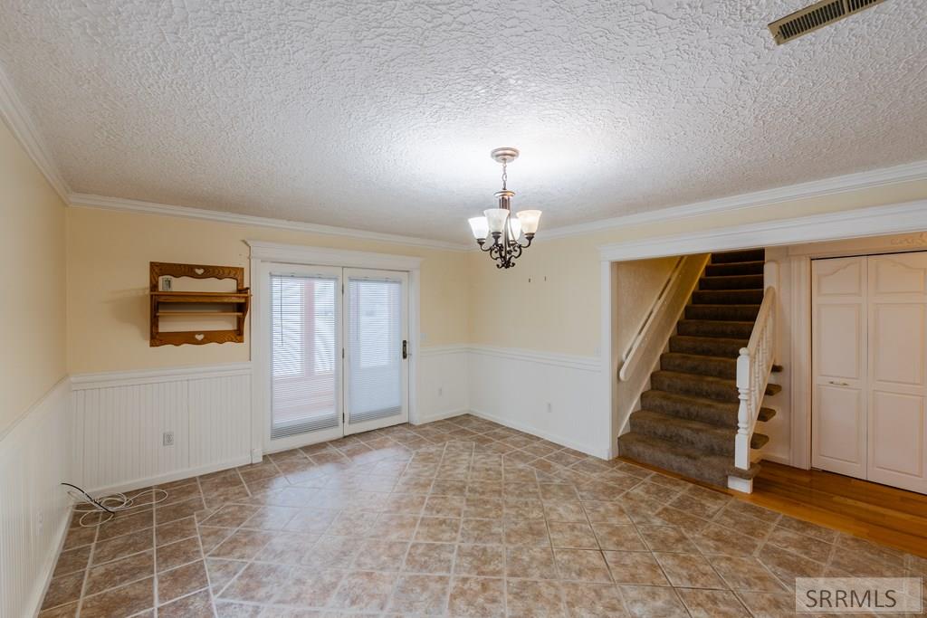 225 Nez Perce Avenue Rexburg, ID 83440 - Photo 6 of 52 Dining