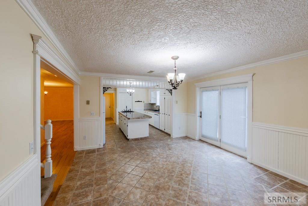 225 Nez Perce Avenue Rexburg, ID 83440 - Photo 8 of 52 Dining/Kitchen