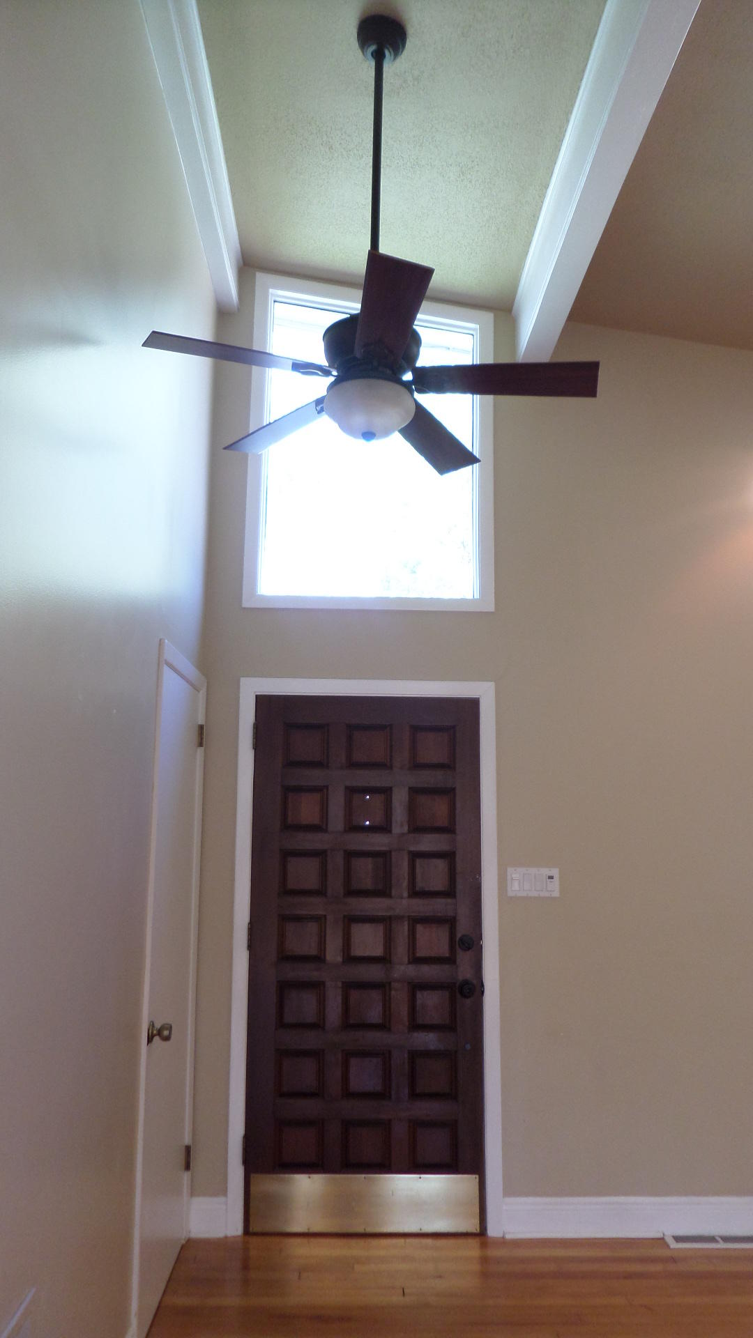104 Clark Lane Oak Ridge, TN 37830 - Photo 2 of 39 Entryway
