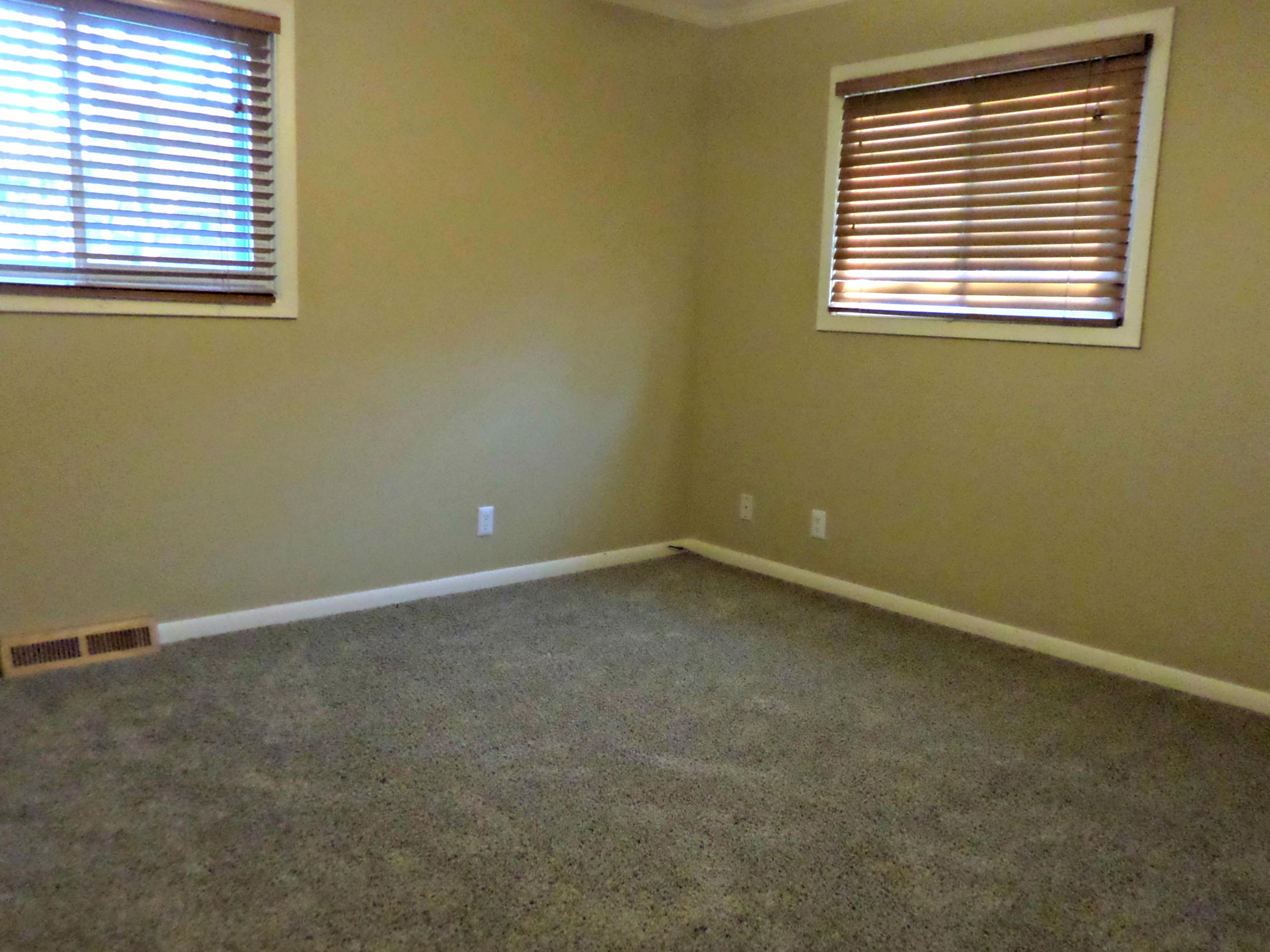 104 Clark Lane Oak Ridge, TN 37830 - Photo 15 of 39 Master Bedroom