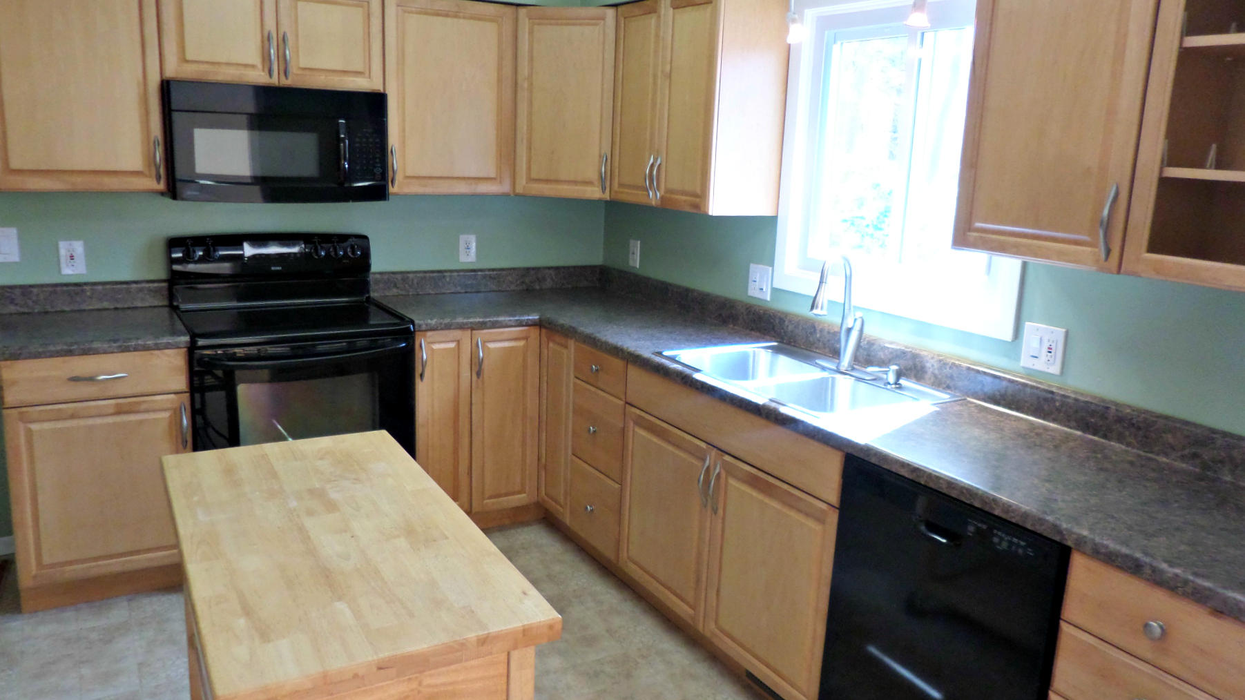 104 Clark Lane Oak Ridge, TN 37830 - Photo 3 of 39 Kitchen