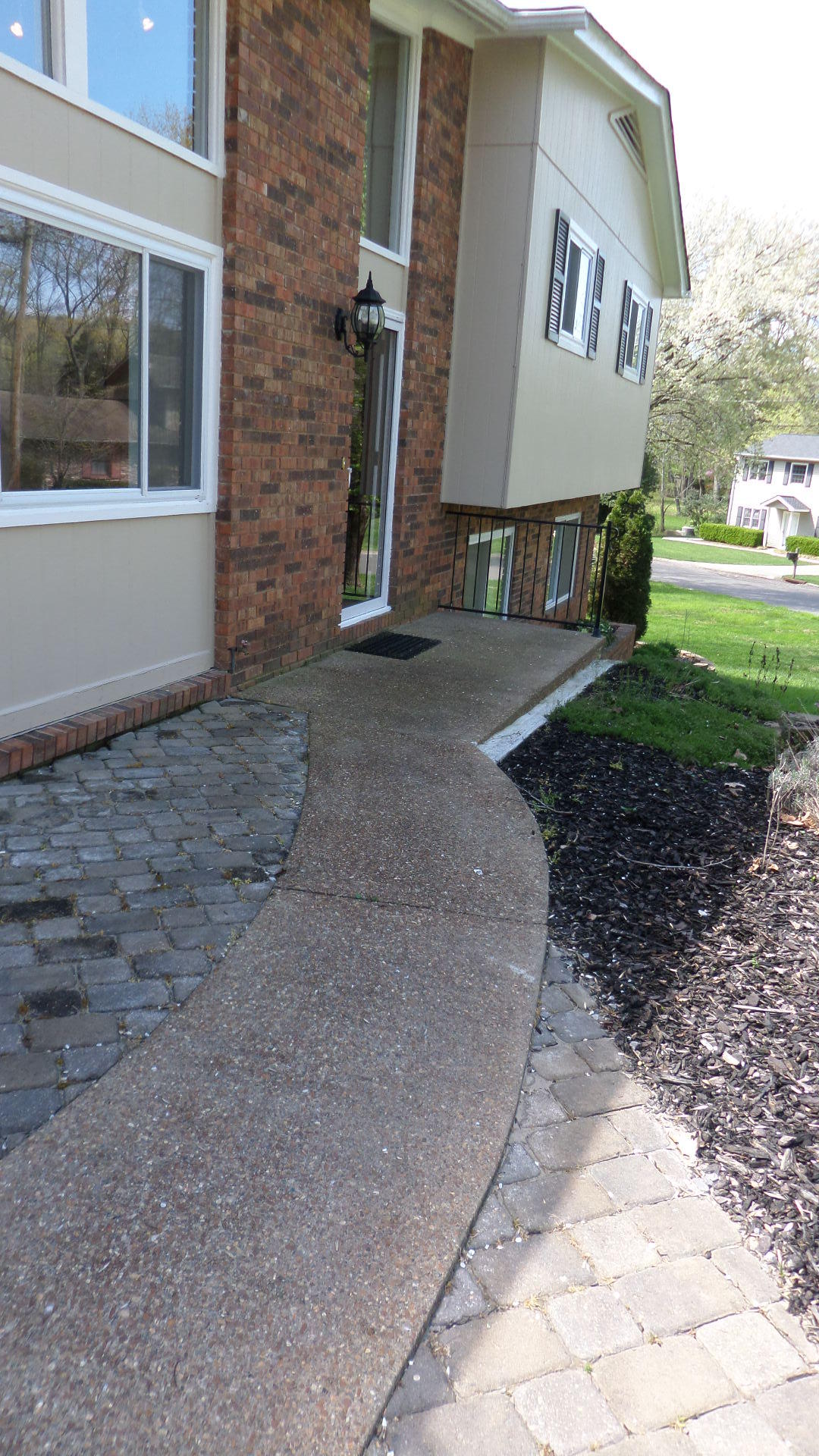 104 Clark Lane Oak Ridge, TN 37830 - Photo 38 of 39 Front walk