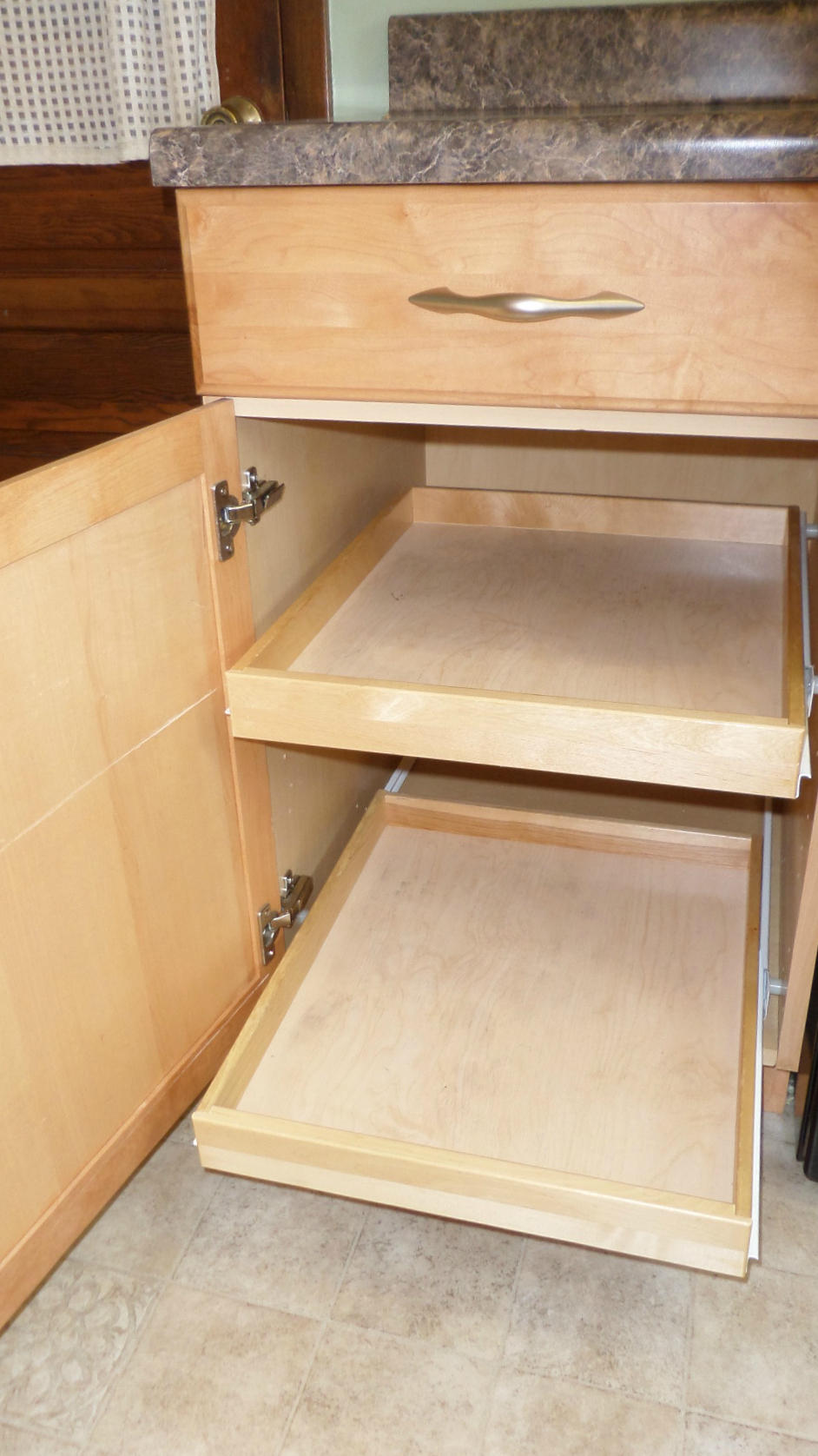 104 Clark Lane Oak Ridge, TN 37830 - Photo 5 of 39 Kitchen pullouts