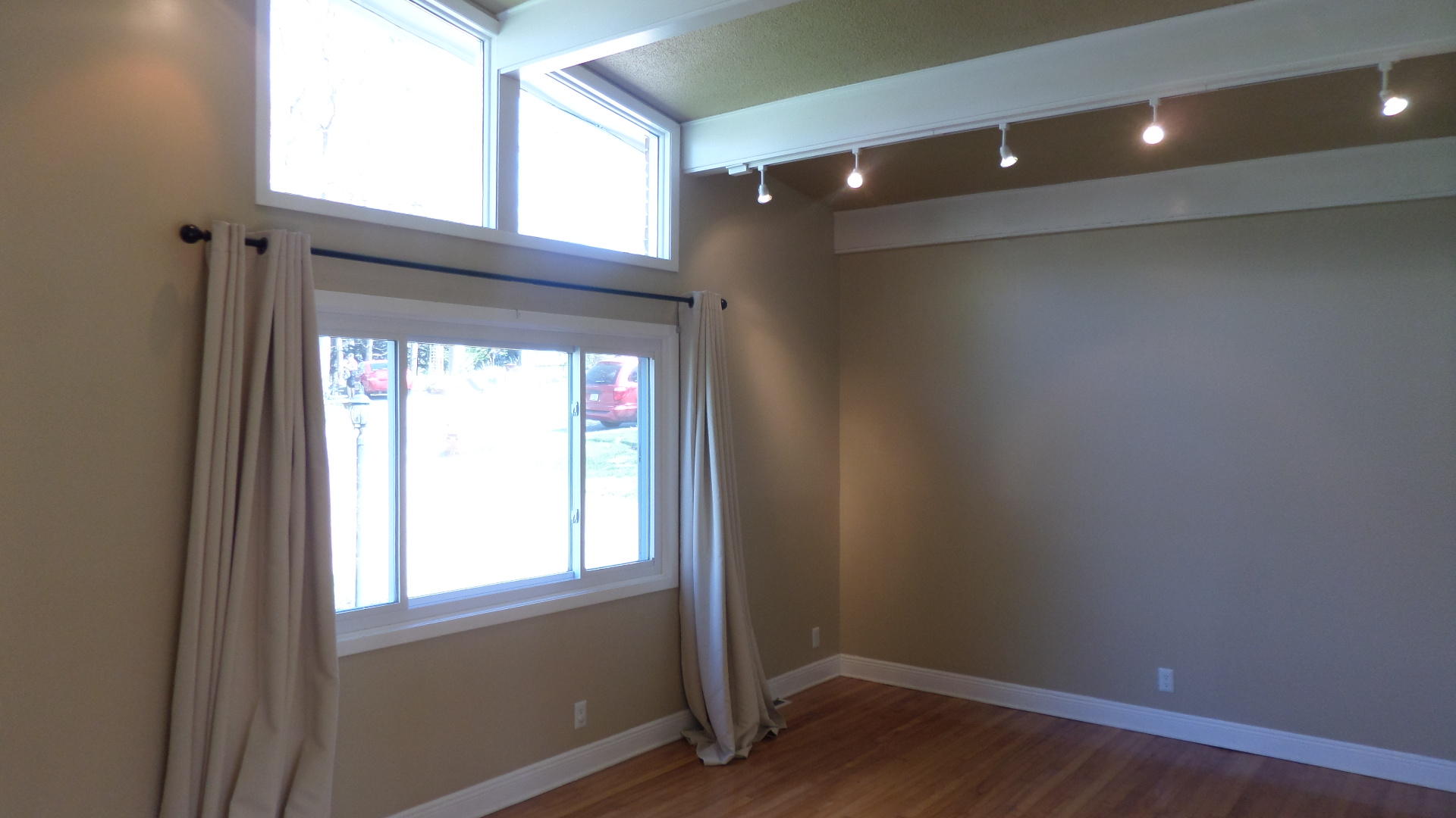 104 Clark Lane Oak Ridge, TN 37830 - Photo 10 of 39 Living room