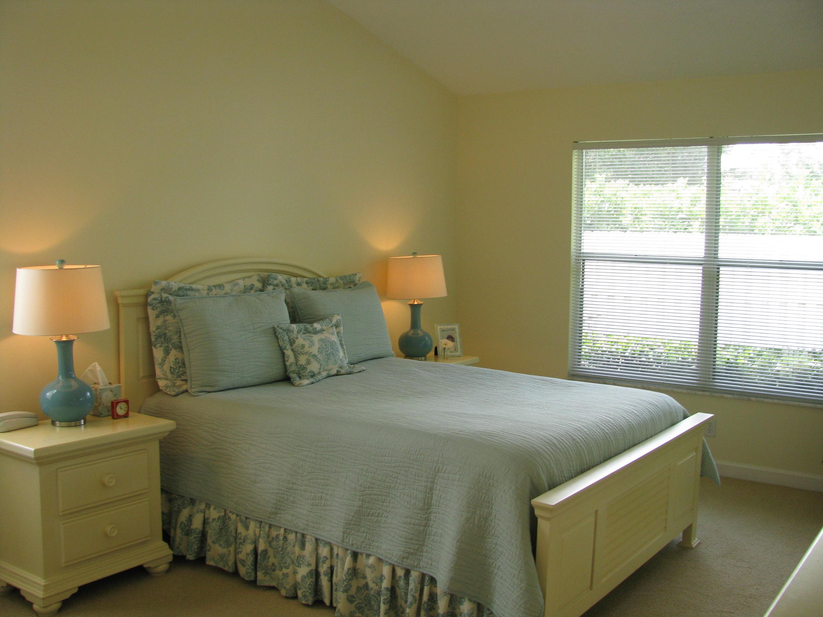 204 Colony Way West Jupiter, FL 33458 - Photo 14 of 44 Master bedroom