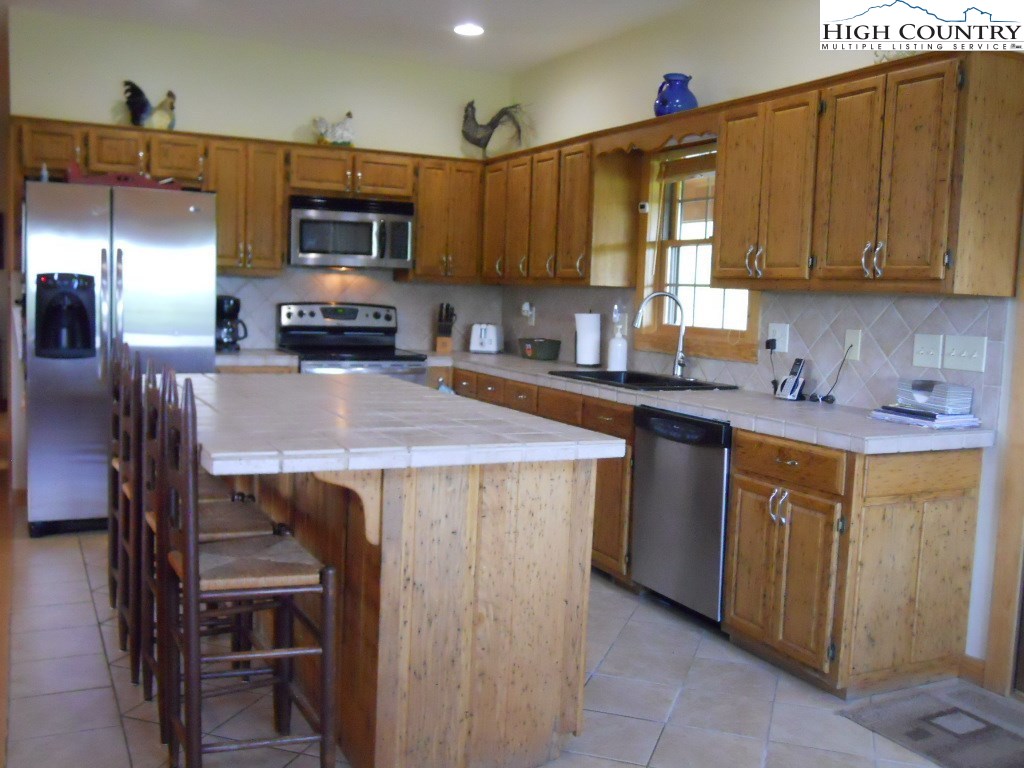 763 Little Piney Road Lansing, NC 28643 - Photo 11 of 32 Gallery Image 11