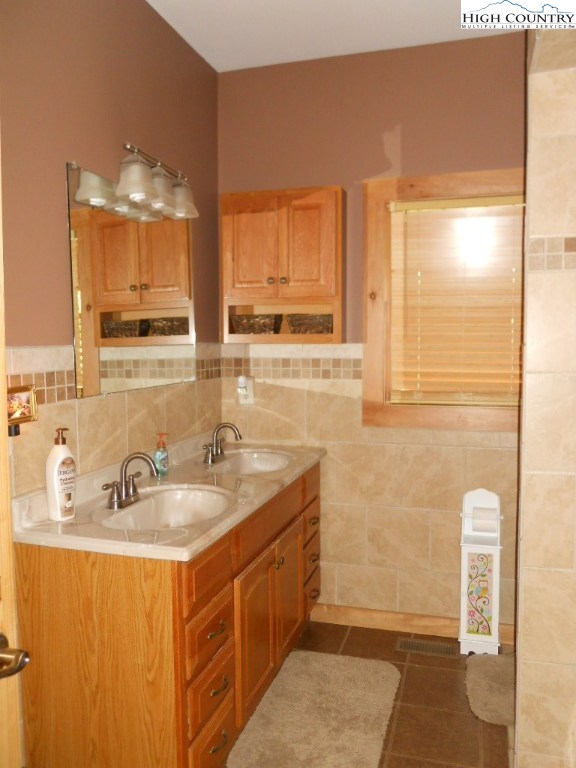 763 Little Piney Road Lansing, NC 28643 - Photo 21 of 32 Gallery Image 21