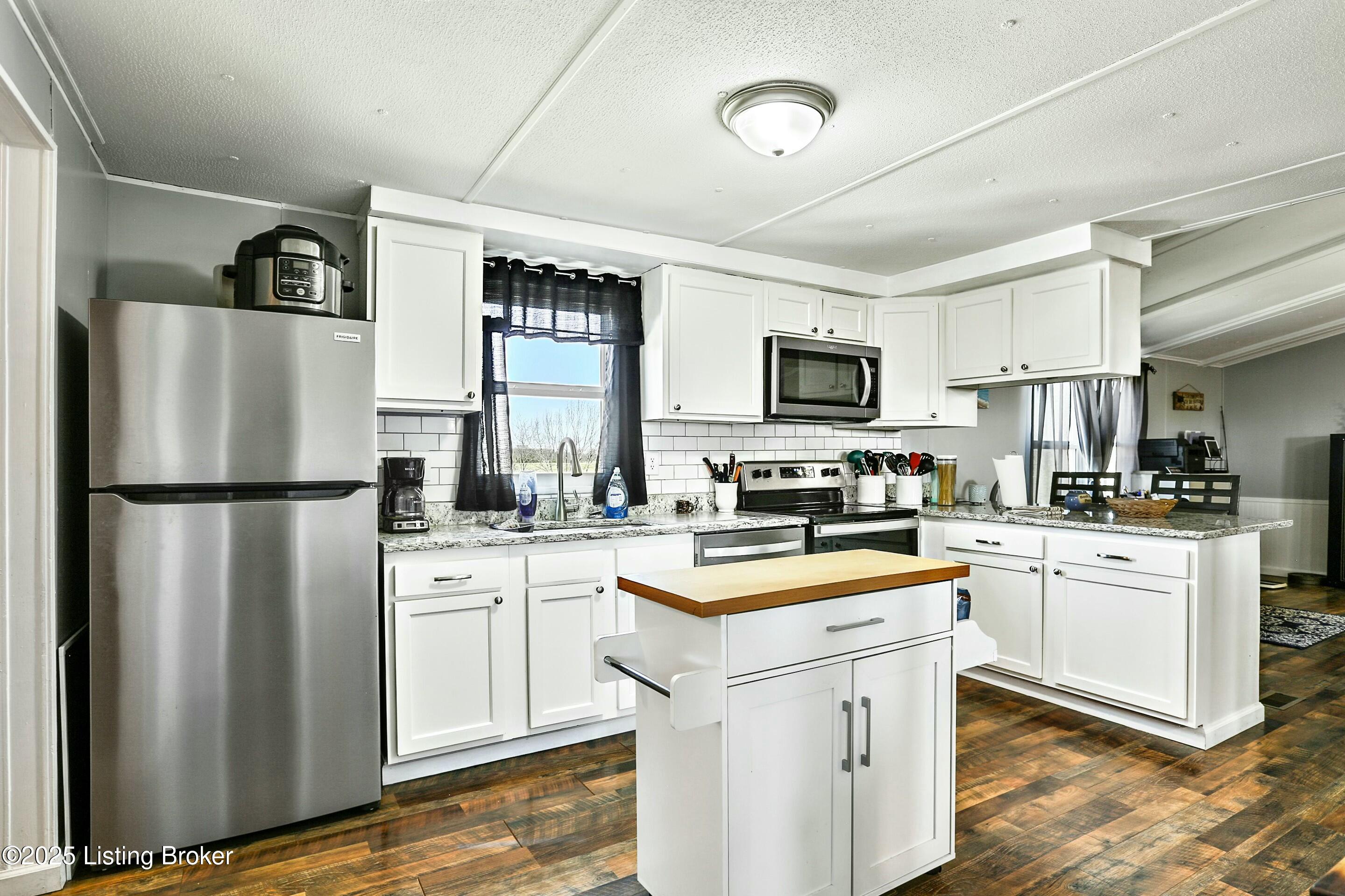 4112 Bardstown Road Lawrenceburg, KY 40342 - Photo 11 of 28 Kitchen