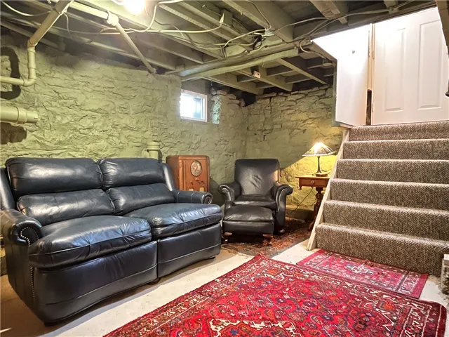 $2,750 | 42 Lake Street, Le Roy, NY 14482