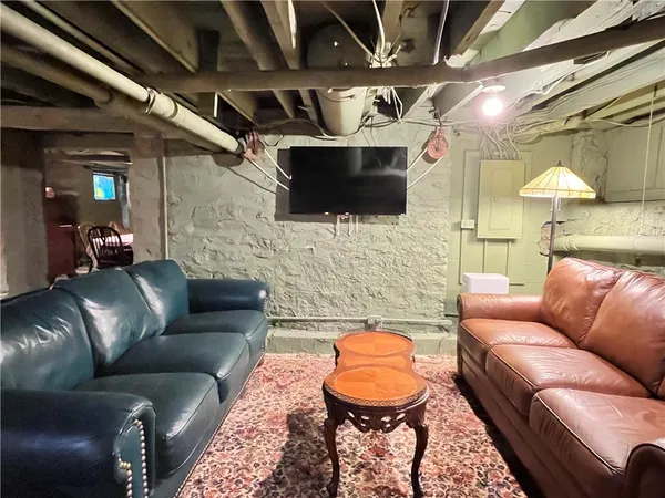 $2,750 | 42 Lake Street, Le Roy, NY 14482