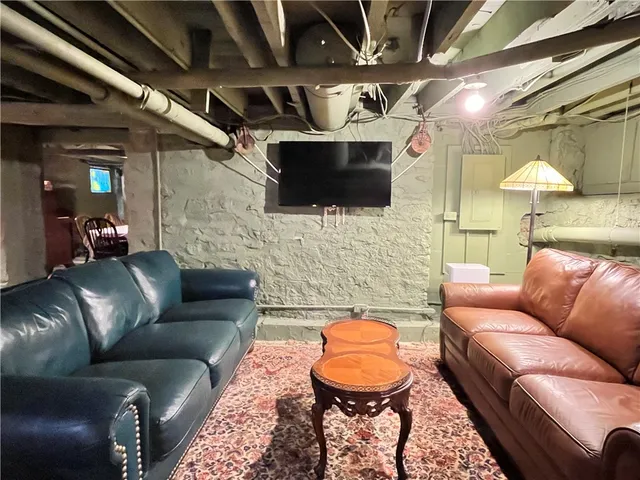 $2,750 | 42 Lake Street, Le Roy, NY 14482