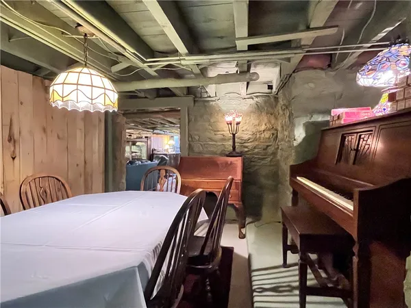 $2,750 | 42 Lake Street, Le Roy, NY 14482