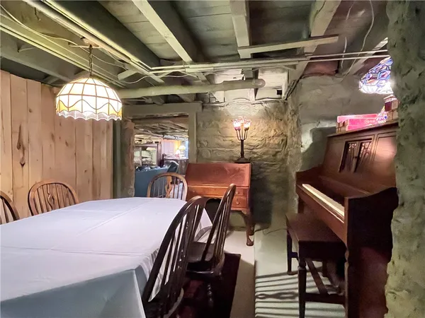 $2,750 | 42 Lake Street, Le Roy, NY 14482