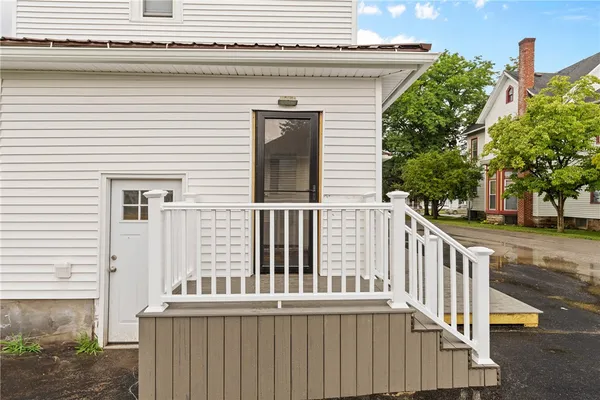 $2,750 | 42 Lake Street, Le Roy, NY 14482