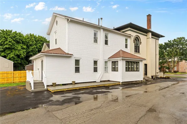 $2,750 | 42 Lake Street, Le Roy, NY 14482
