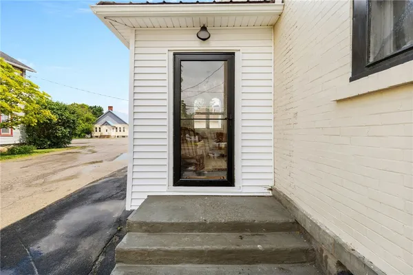 $2,750 | 42 Lake Street, Le Roy, NY 14482