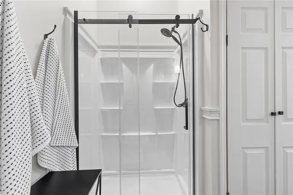 $2,750 | 42 Lake Street, Le Roy, NY 14482