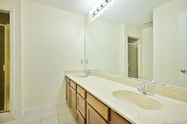 $89,900 | 6100 Woodlake Parkway, Unit 706, San Antonio, TX 78244