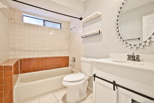 $89,900 | 6100 Woodlake Parkway, Unit 706, San Antonio, TX 78244