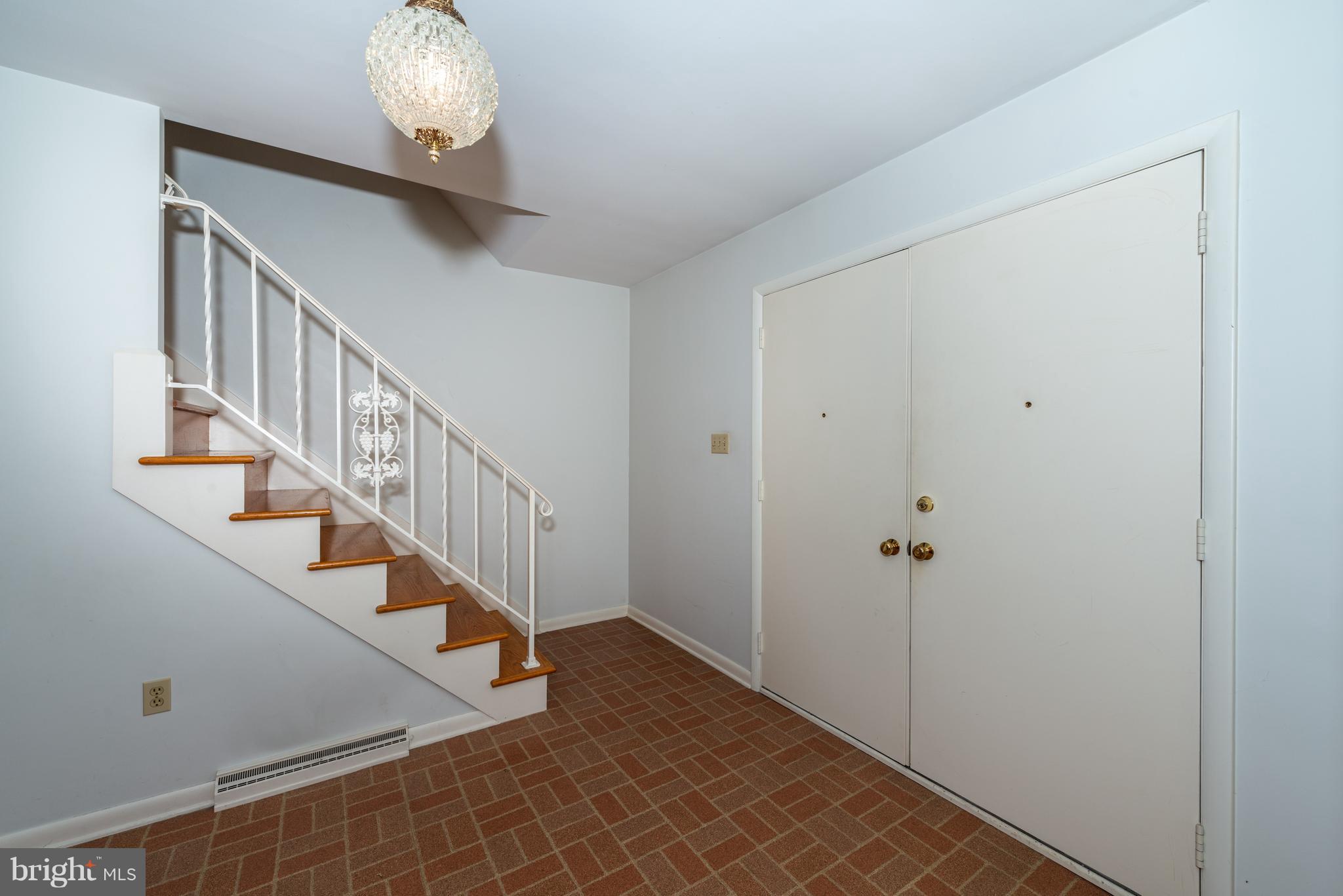 1935 Trolley Road York, PA 17408 - Photo 3 of 28 Entryway