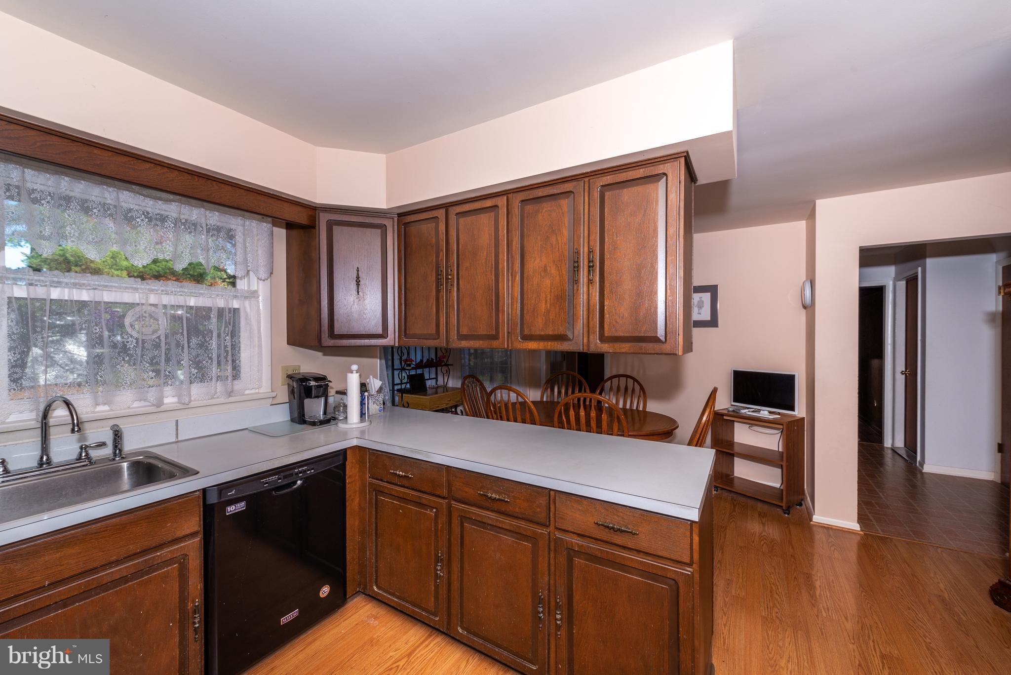 1935 Trolley Road York, PA 17408 - Photo 8 of 28 Kitchen