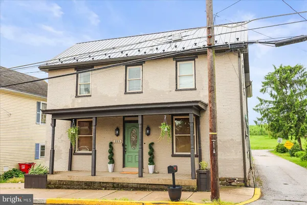 $299,000 | 225 South Main Street, Seven Valleys, PA 17360