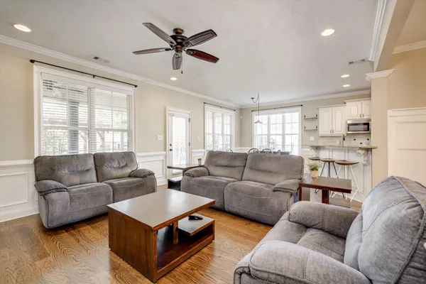 $575,000 | 810 Glencoe Way, Evans, GA 30809