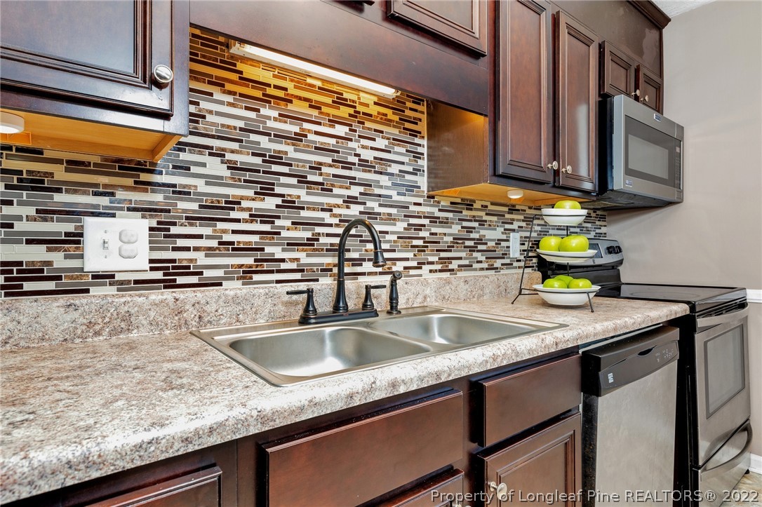 5842 Hunting Ridge Road Hope Mills, NC 28348 - Photo 14 of 29 Gallery Image 14