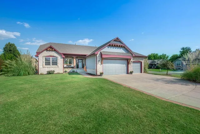 $449,900 | 2905 Sunflower Drive, Derby, KS 67037