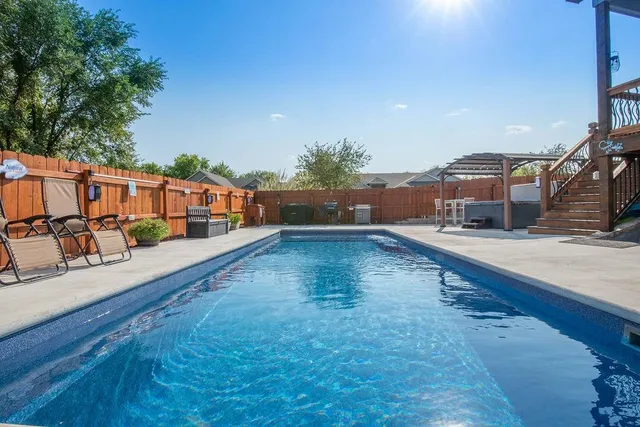 $449,900 | 2905 Sunflower Drive, Derby, KS 67037