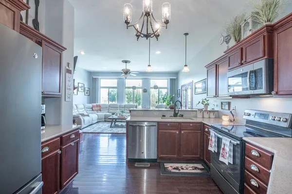 $449,900 | 2905 Sunflower Drive, Derby, KS 67037