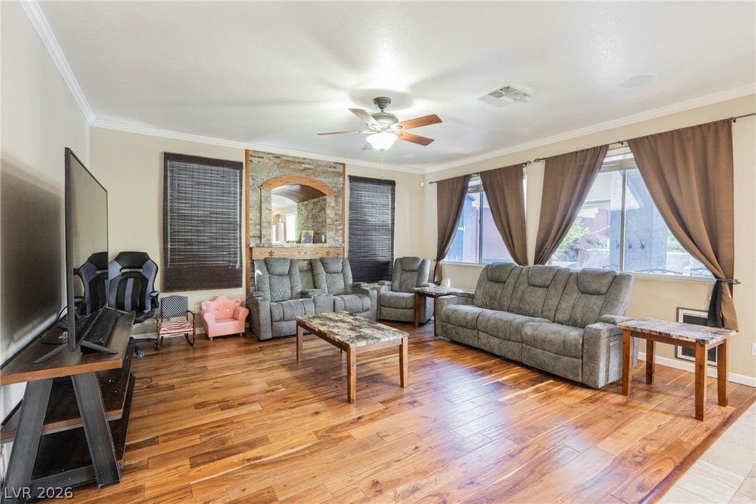 93 Autumn Day Street Henderson, NV 89012 - Photo 18 of 57 Family room