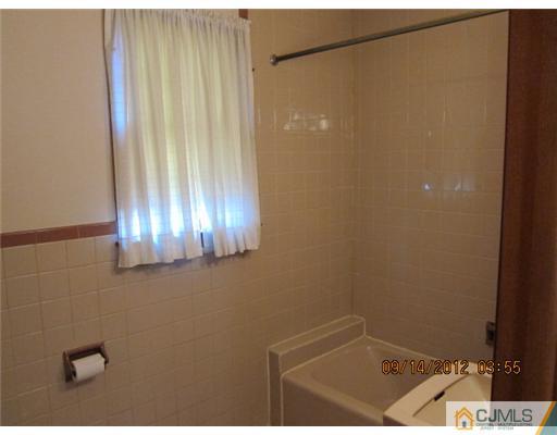 336 Ridgeley Street Perth Amboy, NJ 08861 - Photo 5 of 12