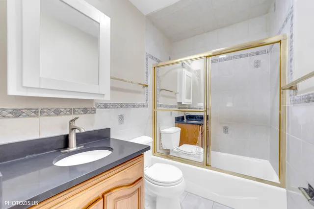 $344,000 | 1330 South Mallard Lane, Mount Prospect, IL 60056