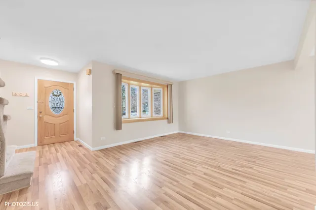 $344,000 | 1330 South Mallard Lane, Mount Prospect, IL 60056