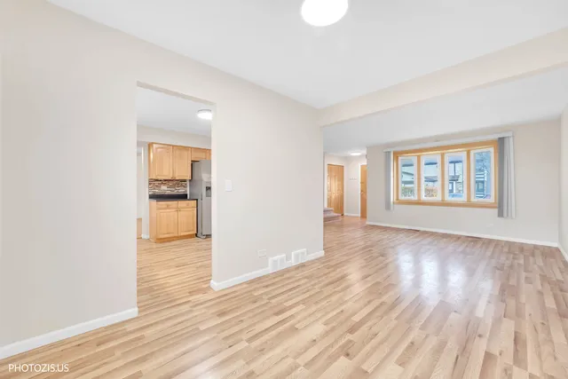 $344,000 | 1330 South Mallard Lane, Mount Prospect, IL 60056