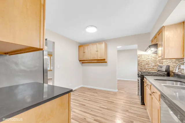 $344,000 | 1330 South Mallard Lane, Mount Prospect, IL 60056