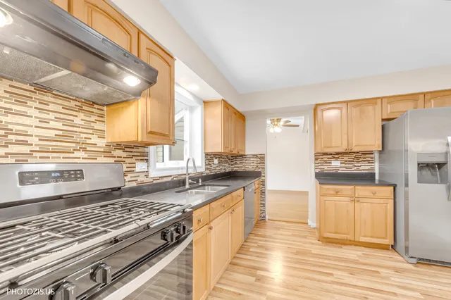 $344,000 | 1330 South Mallard Lane, Mount Prospect, IL 60056